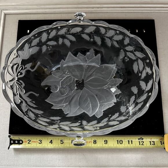 Vintage crystal Christmas punch bowl w frosted floral details with server. - Picture 8 of 9